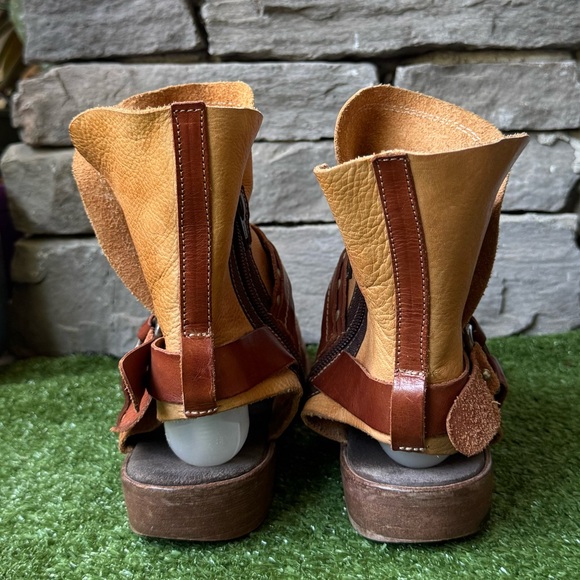 Free People Tan and Brown Leather Sandals Size 38 EU - Picture 7 of 10